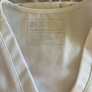 FIGS Casma Three-Pocket Scrub Top | XS